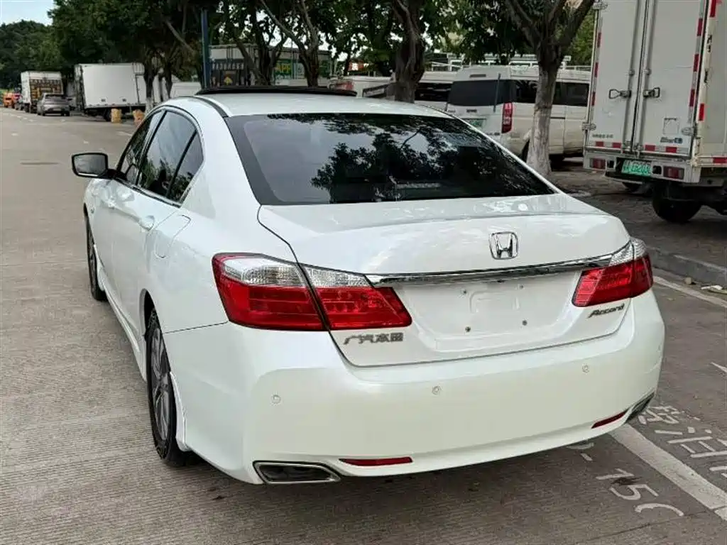 Honda Accord 2015 — фото 5