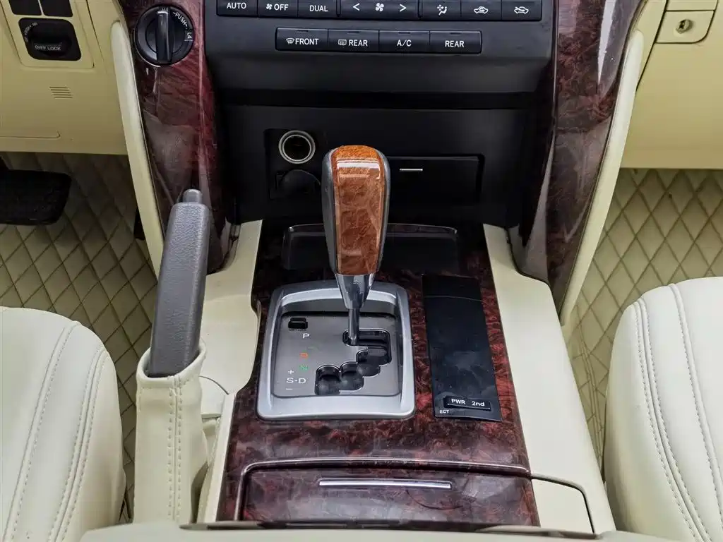 Toyota Land Cruiser 2016 — фото 14
