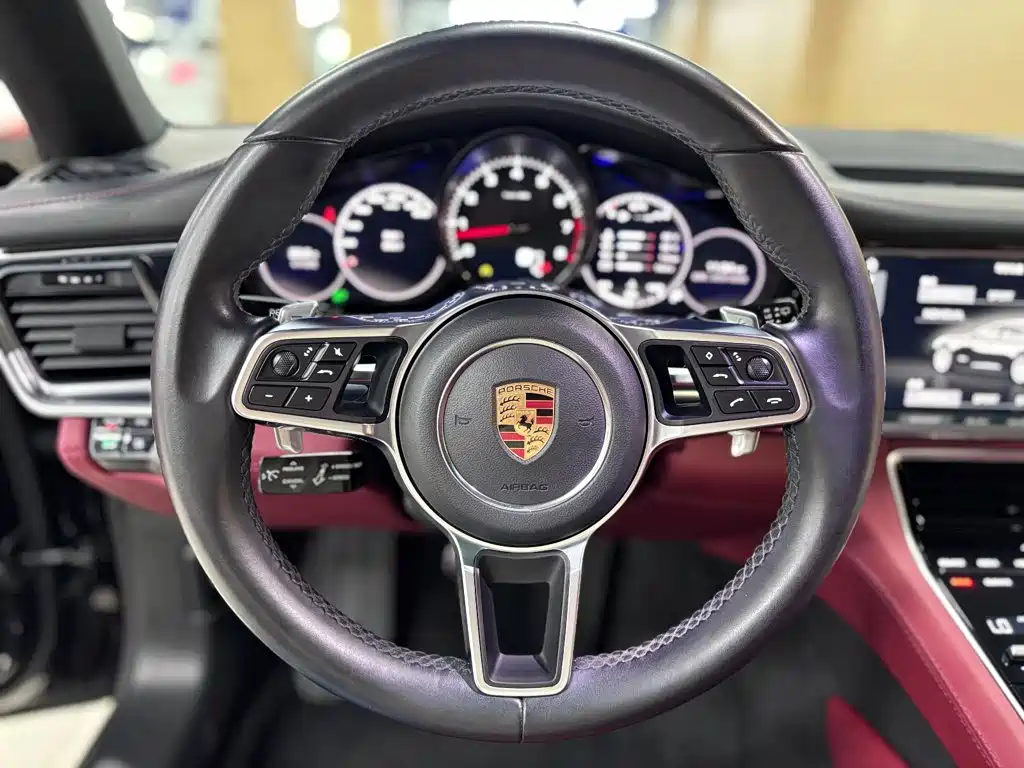 Porsche Panamera 2017 — фото 16