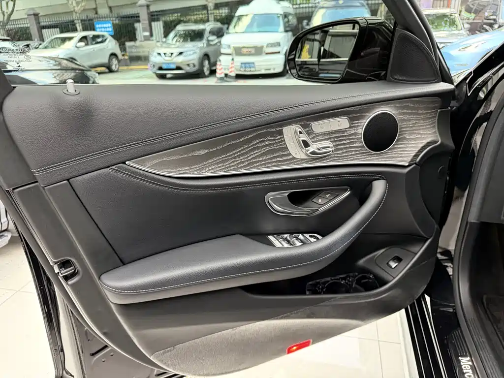 Mercedes-Benz E-Class 2021 — фото 14