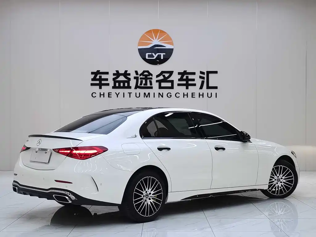 Mercedes-Benz C-Class 2024