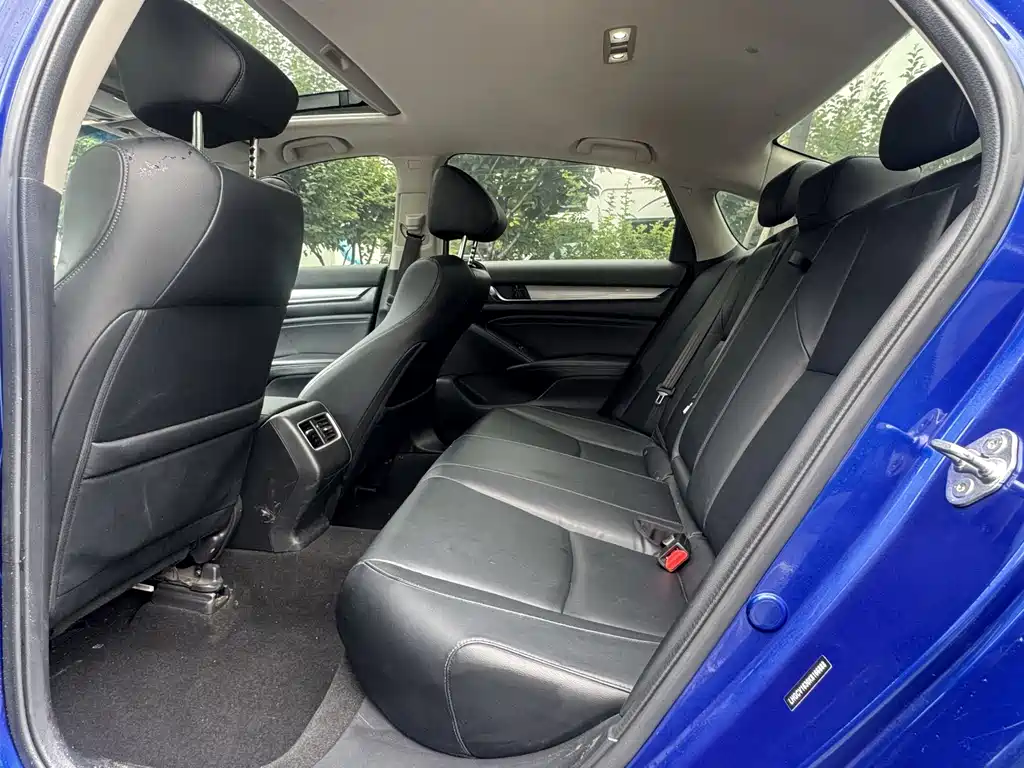 Honda Accord 2019 — фото 11