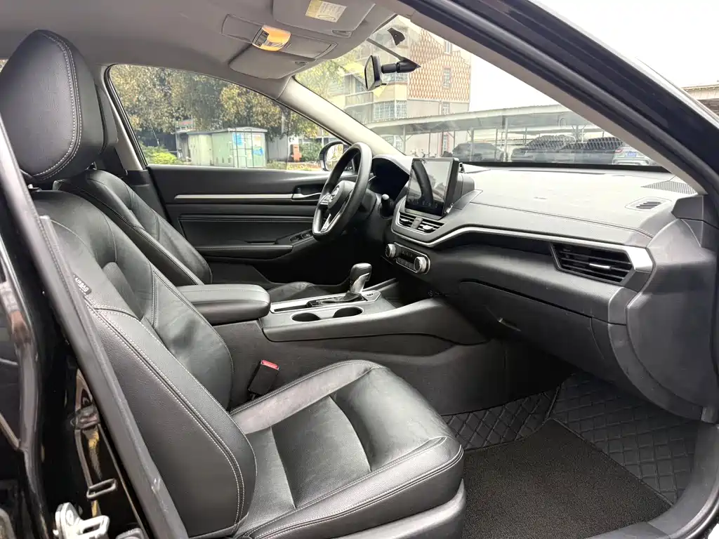 Nissan Teana 2022