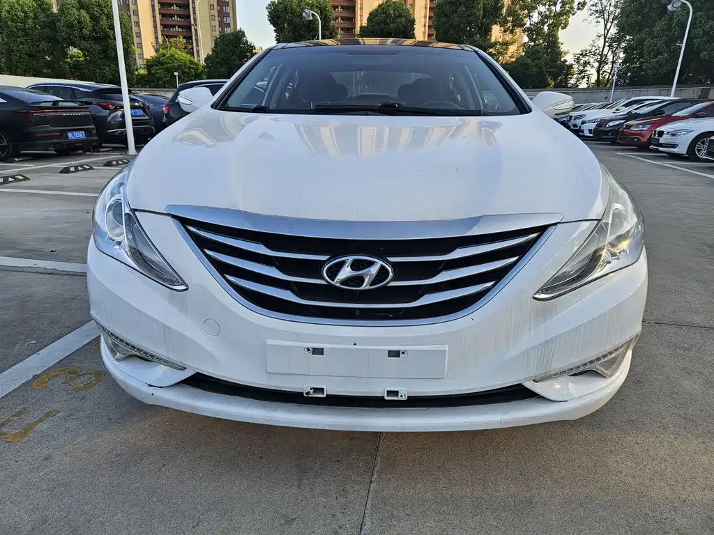 Hyundai Sonata 2013 — фото 2
