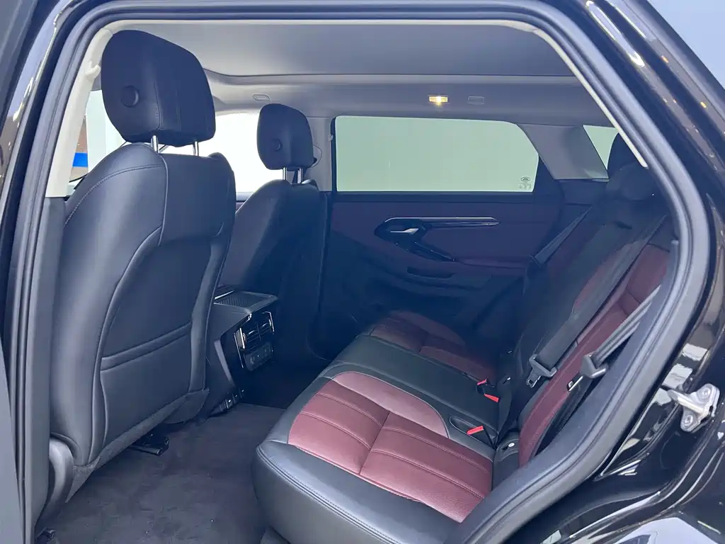 Land Rover Range Rover Evoque 2023 — фото 12
