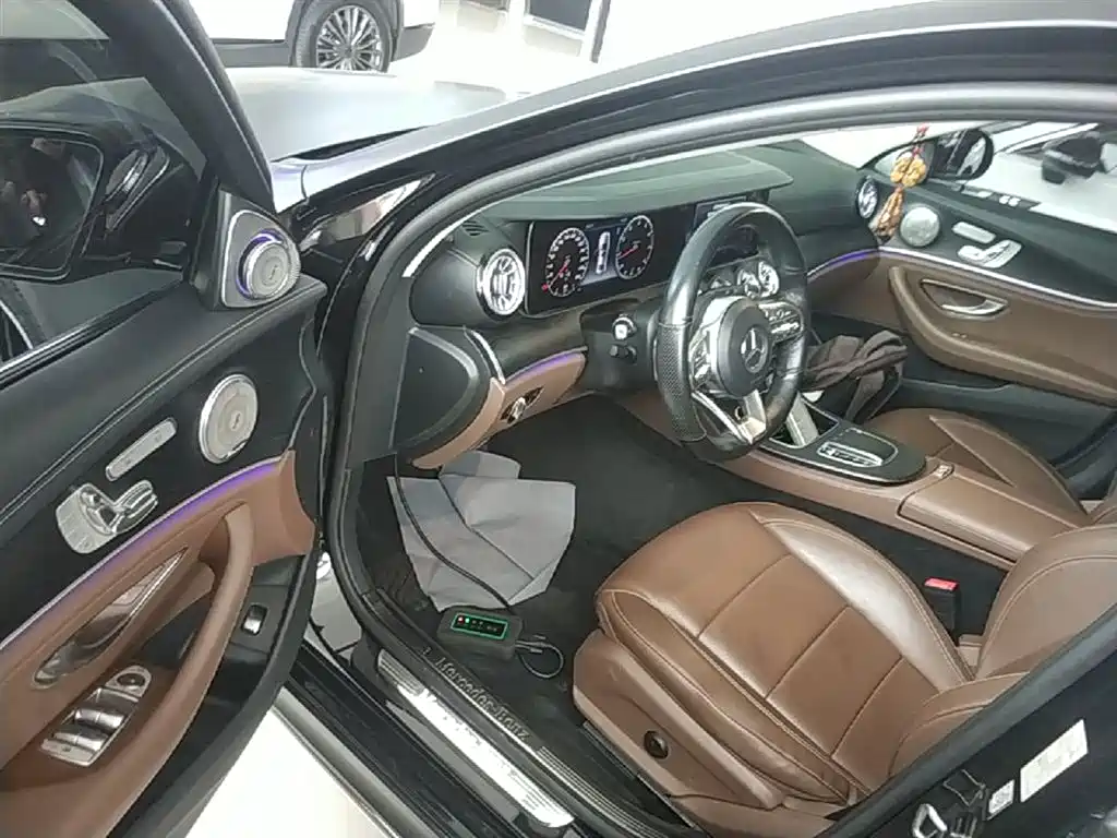 Mercedes-Benz E-Class 2018 — фото 16