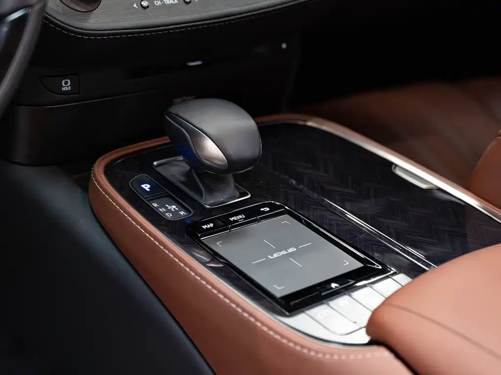 Lexus LS 2019 — фото 15