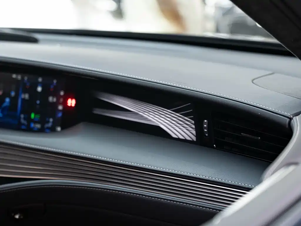 Lexus LS 2019 — фото 19