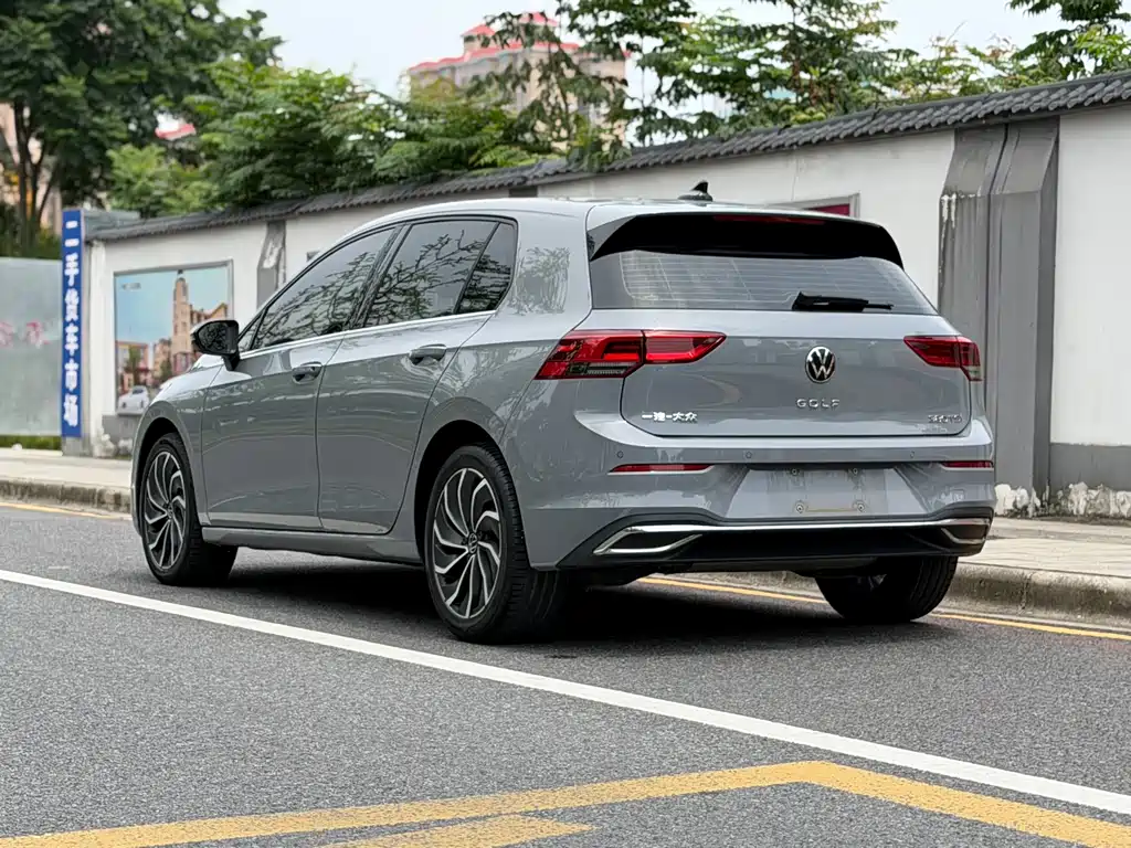Volkswagen Golf 2022