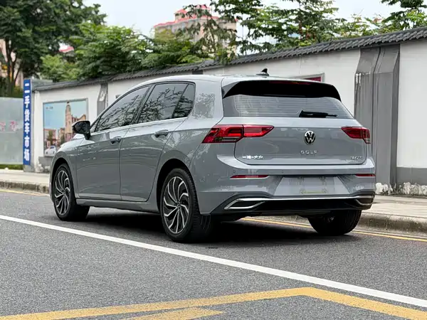 Volkswagen Golf 2022