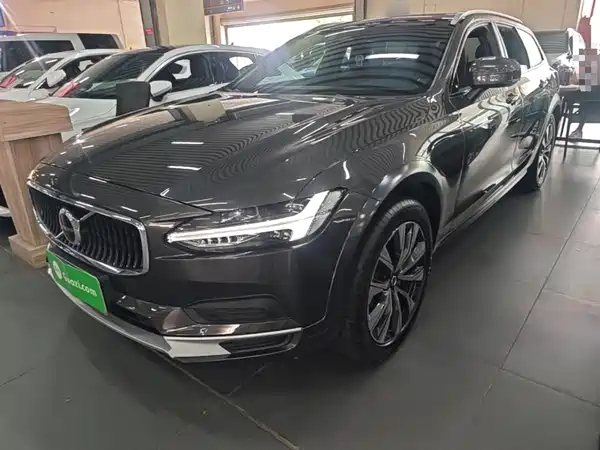 Volvo V90 2022