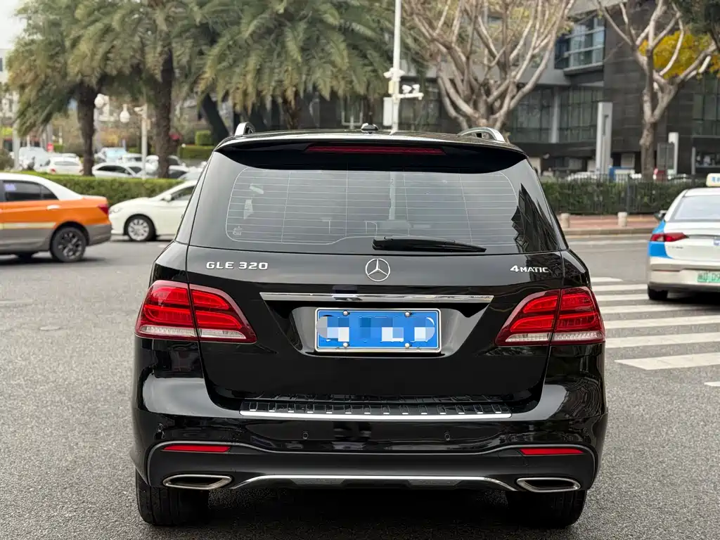 Mercedes-Benz GLE 2016 — фото 8