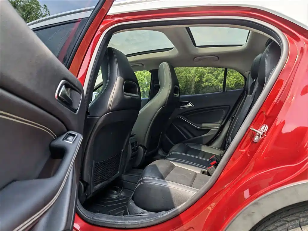 Mercedes-Benz GLA 2018 — фото 12