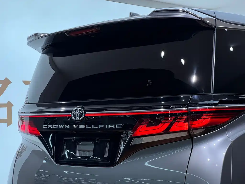 Toyota Vellfire 2025 — фото 8