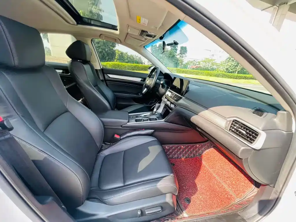 Honda Accord 2020 — фото 13