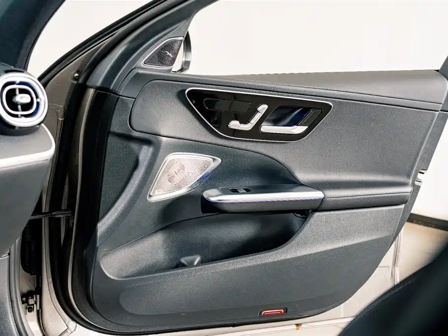 Mercedes-Benz C-Class 2022 — фото 12