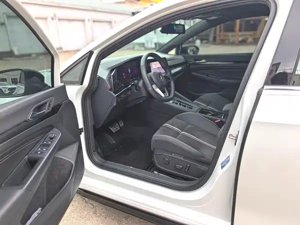 Volkswagen Golf 2023