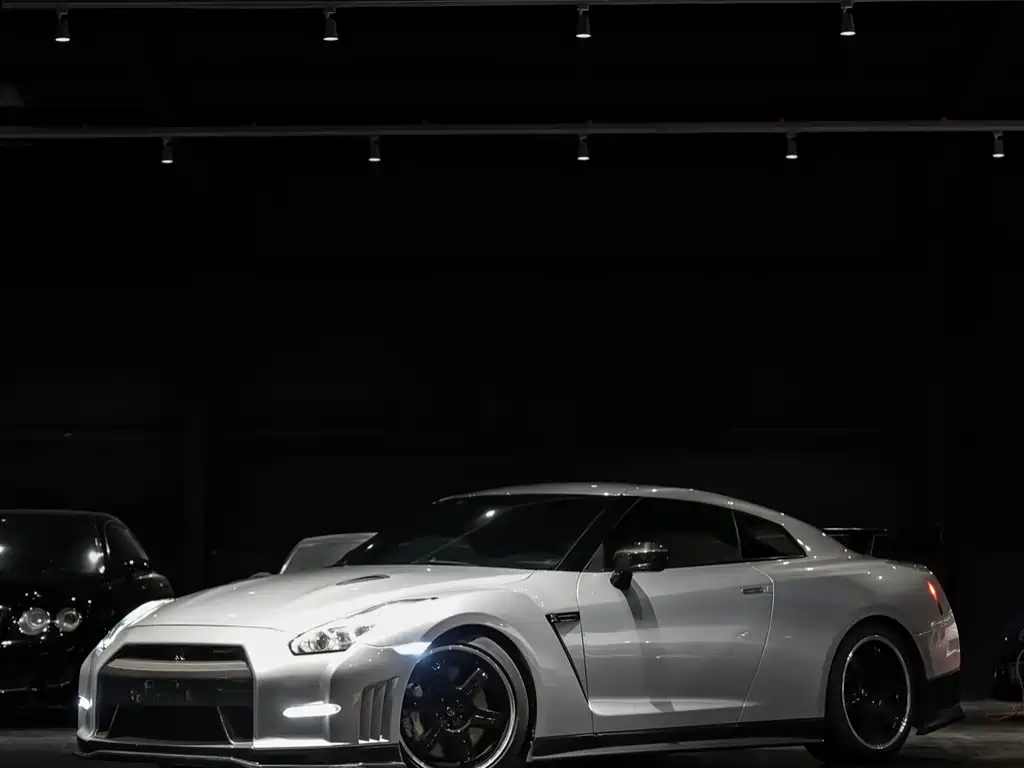Nissan GT-R 2012