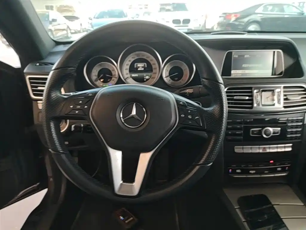 Mercedes-Benz E-Class 2014 — фото 11