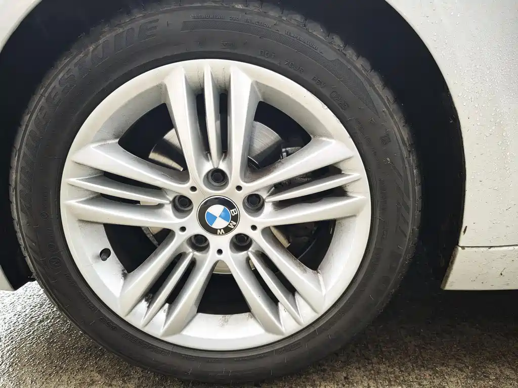 BMW 3 Series 2017 — фото 15