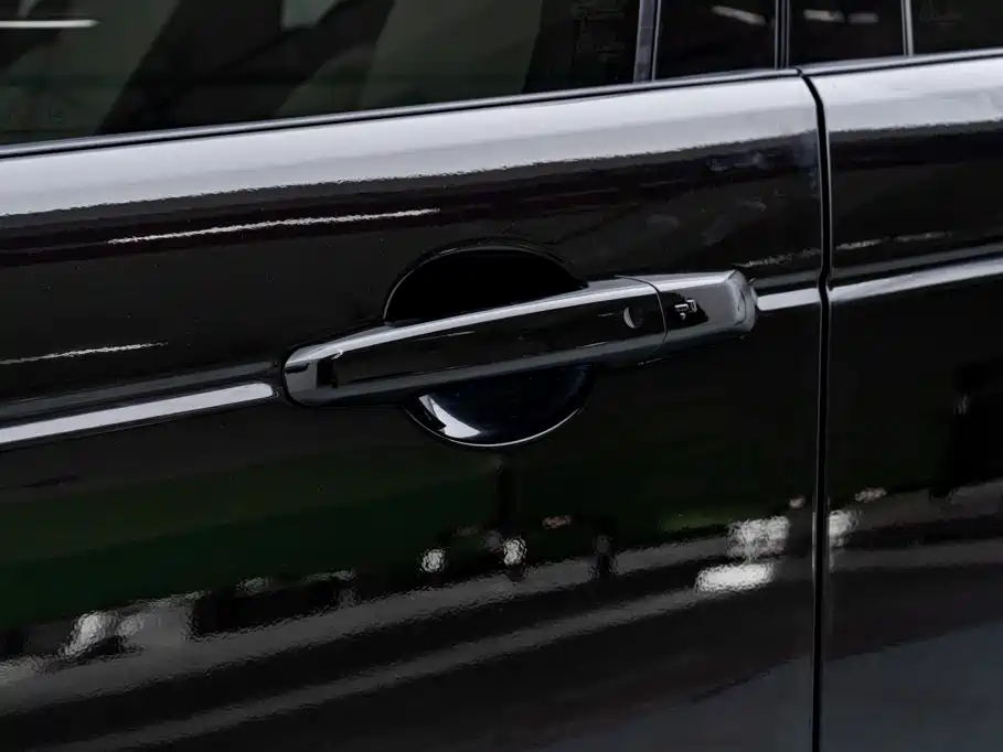 Land Rover Discovery Sport 2023 — фото 15