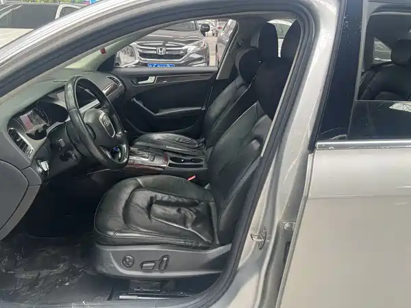 Audi A4L 2011
