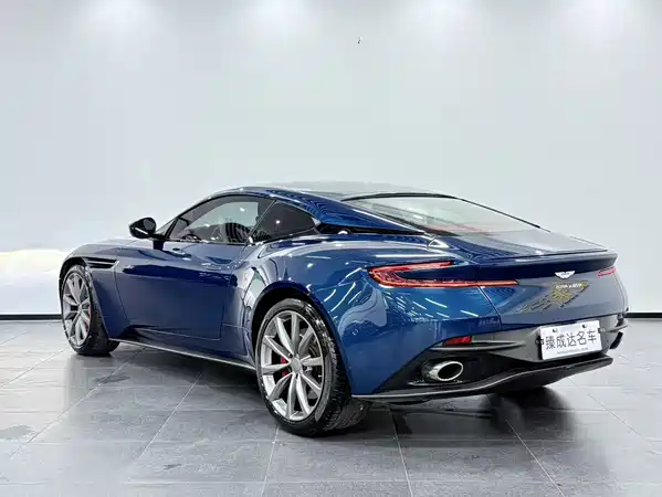 Aston Martin DB11 2020