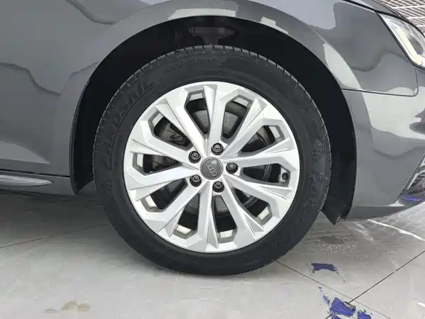 Audi A4L 2019