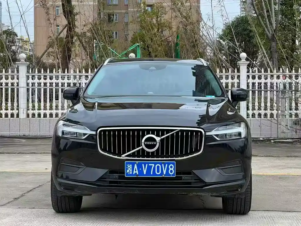 Volvo XC60 2019 — фото 2