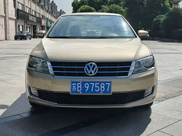 Volkswagen Lavida 2015