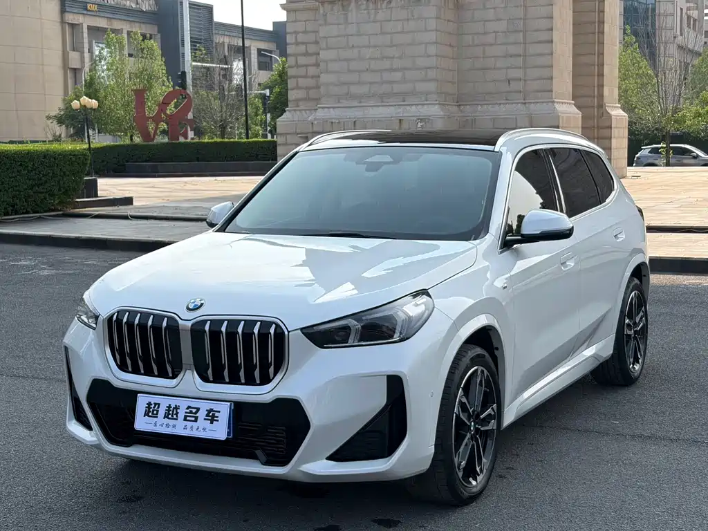 BMW X1 2024 — фото 1