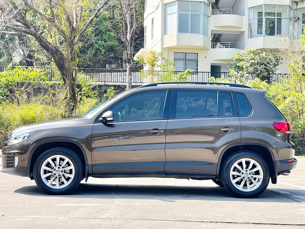 Volkswagen Tiguan 2016 — фото 11