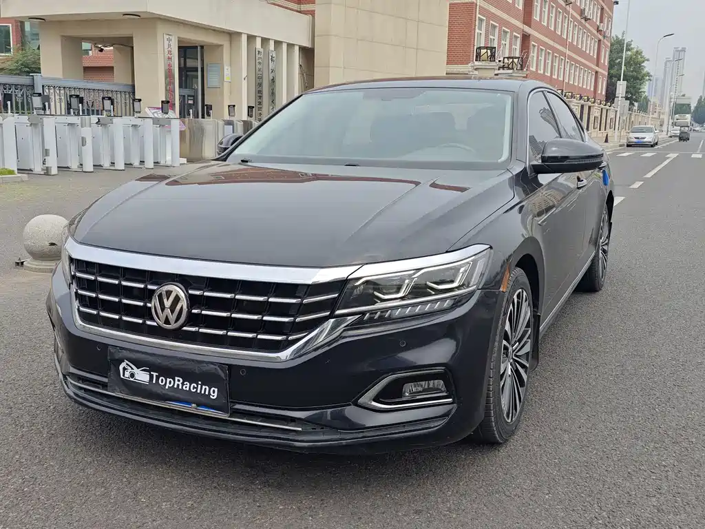 Volkswagen Passat 2019 — фото 1