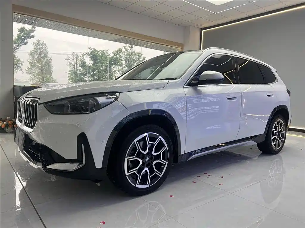 BMW X1 2024 — фото 1