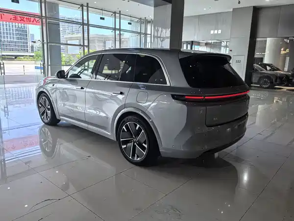 Li Auto L8 2025