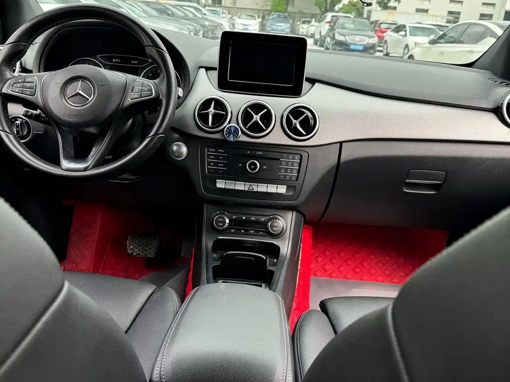 Mercedes-Benz B-Class 2017 — фото 12