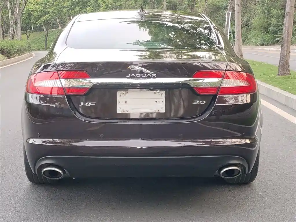 Jaguar XF 2015 — фото 10