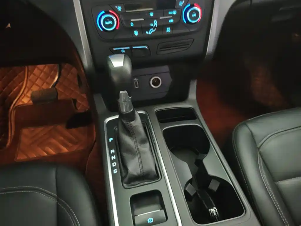 Ford Kuga 2017 — фото 14