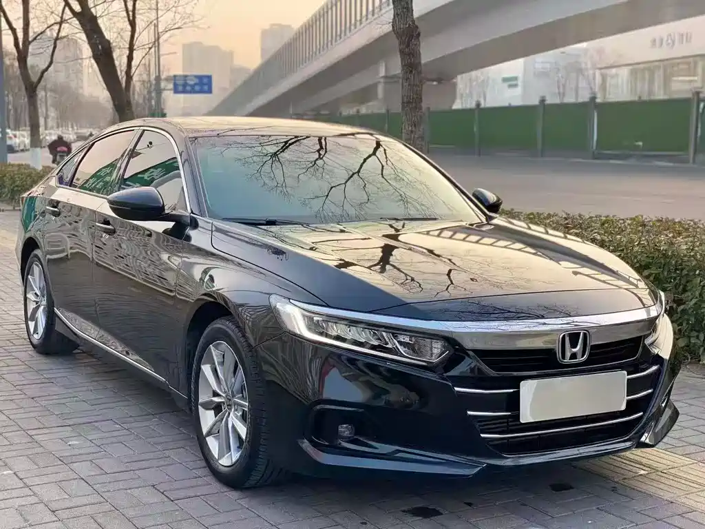 Honda Accord 2022 — фото 1