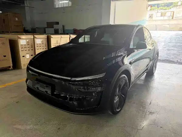 Tesla Model Y 2026