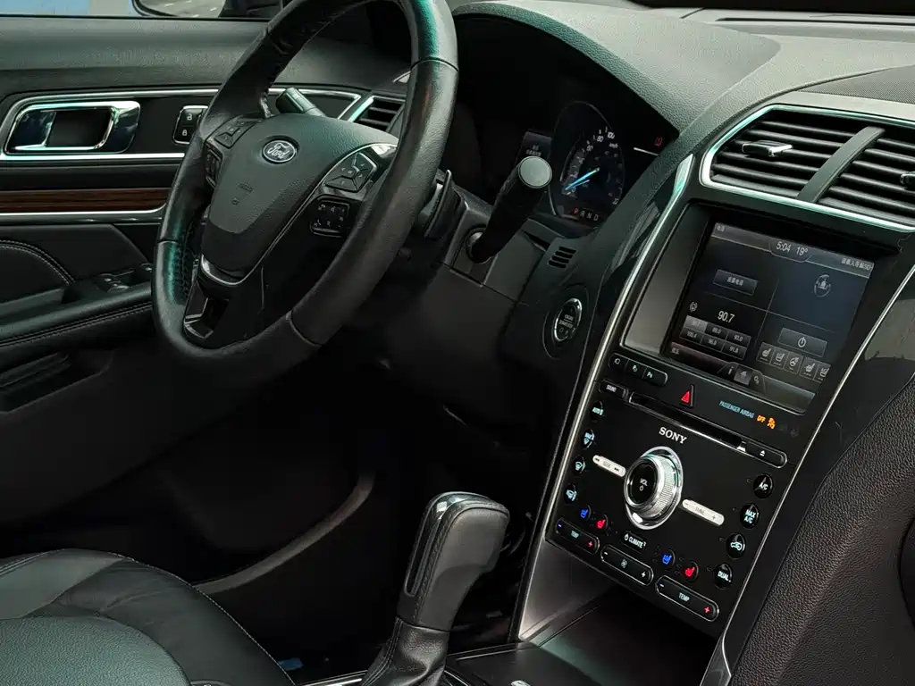 Ford Explorer 2016 — фото 11