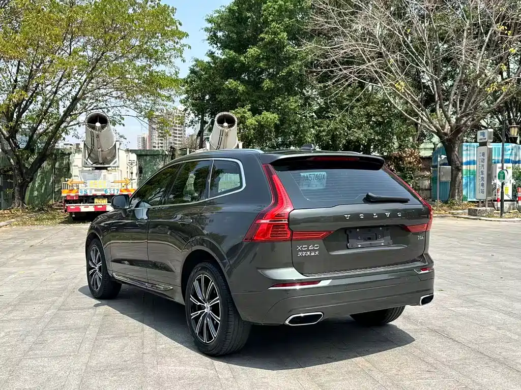 Volvo XC60 2020 — фото 11