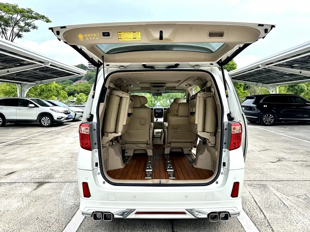Toyota Alphard 2010 — фото 22