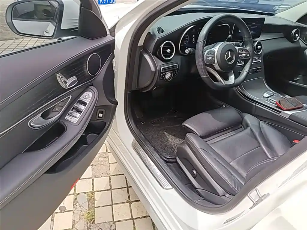 Mercedes-Benz C-Class 2020 — фото 16