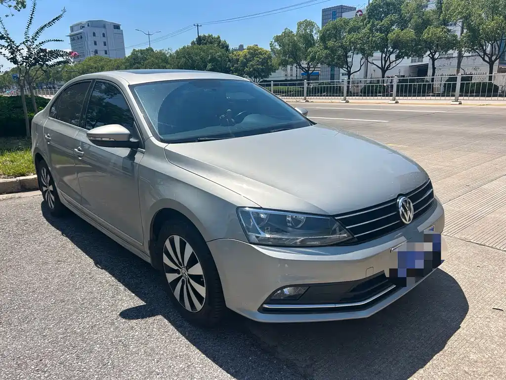 Volkswagen Sagitar 2016