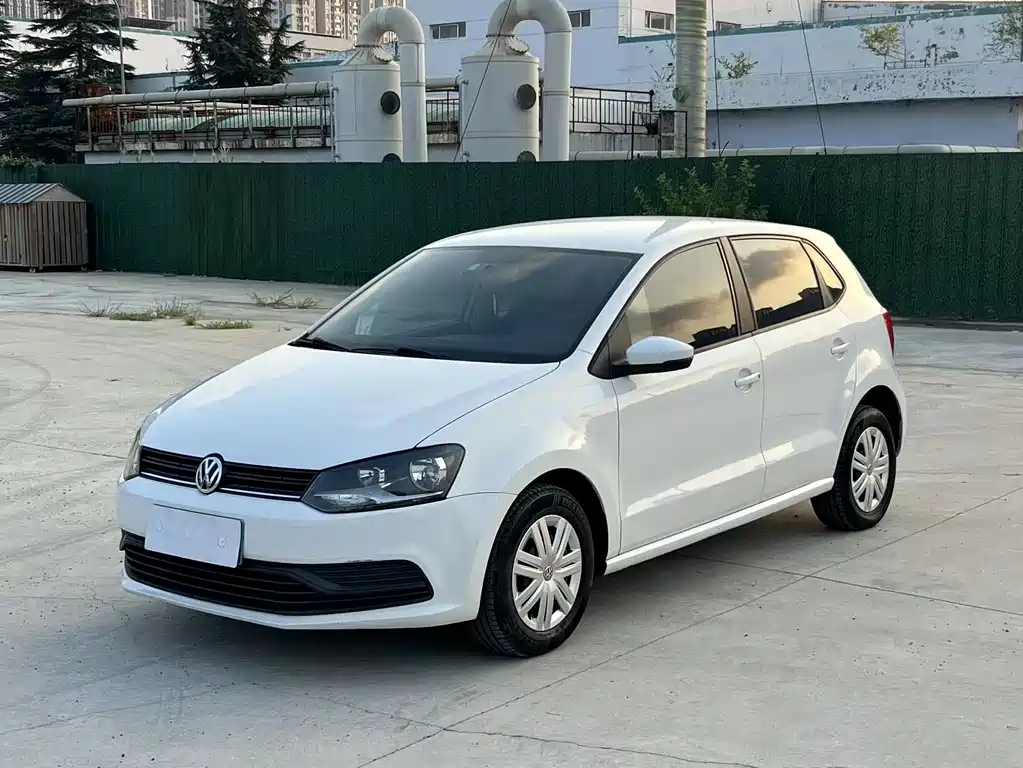 Volkswagen Polo 2016 — фото 1