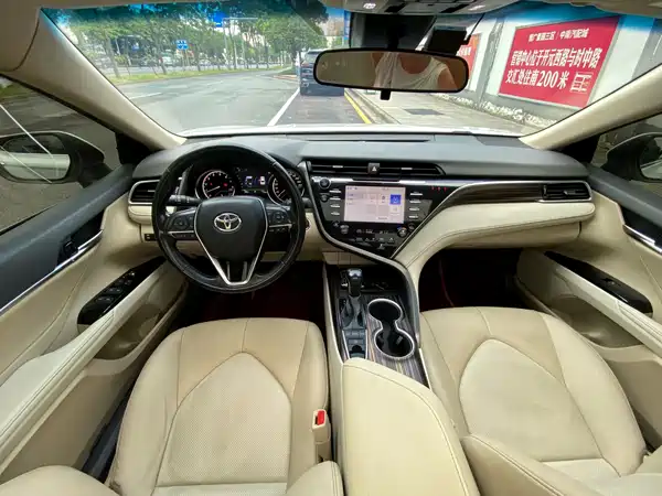 Toyota Camry 2019