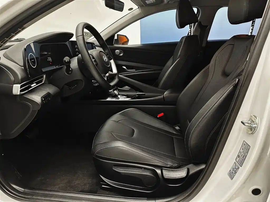Hyundai Elantra 2024 — фото 19