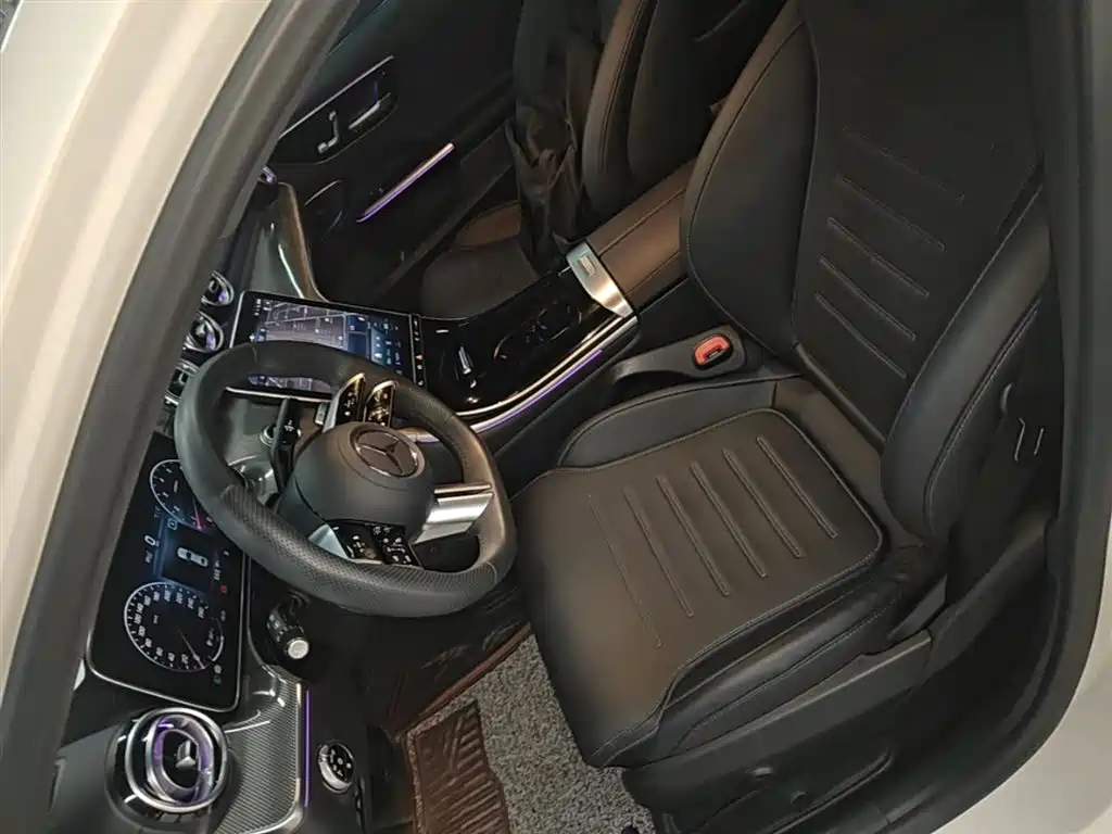 Mercedes-Benz C-Class 2024 — фото 15