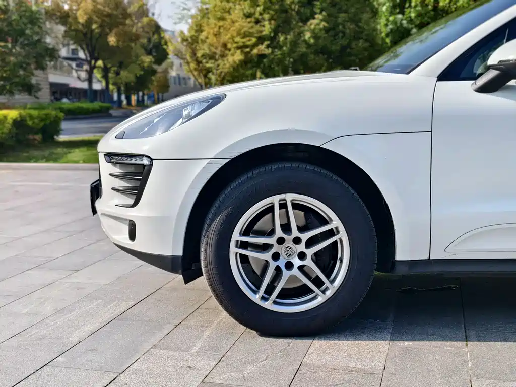 Porsche Macan 2017 — фото 7